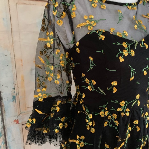 🍂1 LEFT Embroidered floral tulle dress - Picture 2 of 4
